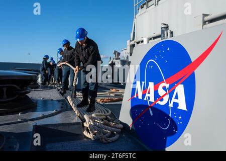 USS Portland (LPD 27) fährt nach Artemis Recovery Stockfoto