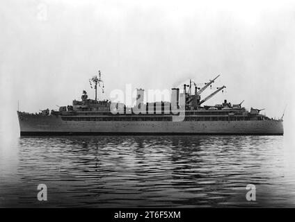 USS Prairie (AD-15) vor der San Francisco Naval Shipyard am 1. Januar 1956 (6927431) Stockfoto