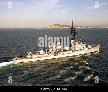 USS Robison (DDG-12) am 1. Februar 1986 vor San Diego, Kalifornien (USA) (6450105) Stockfoto