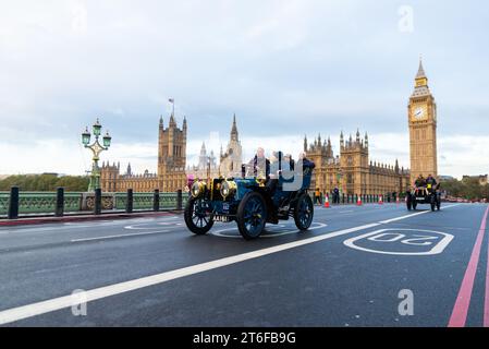 1902 Panhard et Levassor Car Teilnahme am Rennrennen London-Brighton, Oldtimer-Rennen durch Westminster, London, Großbritannien Stockfoto