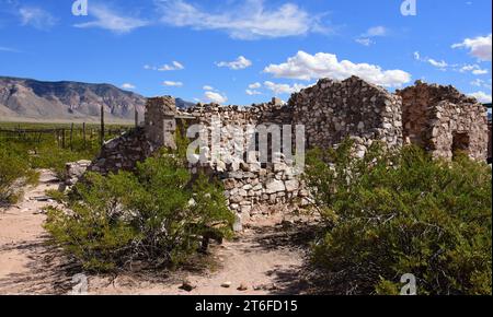 Ruinen der Scheune, des Schlafhauses und der Garage im historischen mcdonald Ranch House in der Nähe der trinity Site, New mexico, Stockfoto