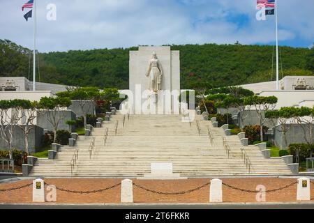 Honolulu, Hi, USA - 8. Februar 2009: Lady Columbia Statue auf dem National Memorial Cemetery of the Pacific, auf einem Hügel, um ihre Opfer zu überblicken. Stockfoto