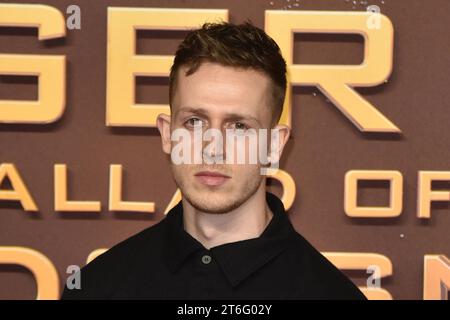 George Somner besucht die Hunger Games: The Ballad of Songbirds & Snakes – World Premiere im BFI IMAX in London, England. UK. Donnerstag, 9. November 2023 - BANG MEDIA INTERNATIONAL FAMOUS PICTURES 28 HOLMES ROAD LONDON NW5 3AB VEREINIGTES KÖNIGREICH Tel. 44 0 02 7485 1005 E-Mail: picturesfamous.uk.com Copyright: XJamesxWarrenx FP Hunger Games Prem 052 Stockfoto
