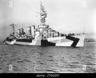 USS Trenton (CL-11) in San Francisco Bay am 11. August 1944 Stockfoto