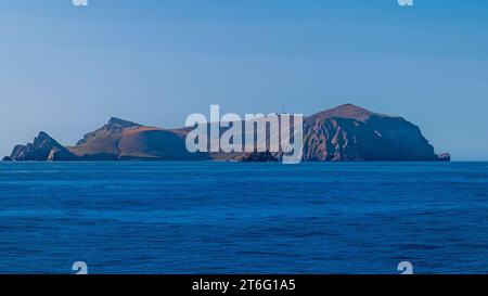 Segeln Sie vorbei an St. Kilda, Nordatlantik Stockfoto