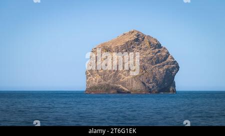 Segeln Sie vorbei an St. Kilda, Nordatlantik Stockfoto