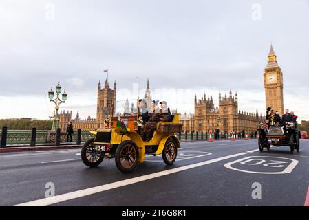 1904 Alldays Car Teilnahme am Rennrennen London nach Brighton, Oldtimer-Event durch Westminster, London, Großbritannien Stockfoto