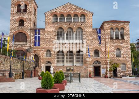 Vorderfassade der Kirche St. Demetrius - Hagios Demetrios in Thessaloniki Stadt, Griechenland Stockfoto