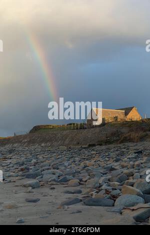 Die Meeresmauer schützt die historische Stätte von Skara Brae, Orkney Islands Stockfoto