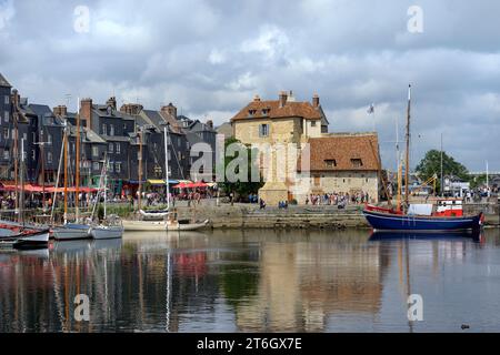 Leutnance aus dem 18. Jahrhundert, ehemaliges Gouverneurshaus, Quai de la Quarantaine, Honfleur, Calvados, Basse Normandie, Normandie, Frankreich, Europa Stockfoto