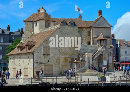 Leutnance aus dem 18. Jahrhundert, ehemaliges Gouverneurshaus, Quai de la Quarantaine, Honfleur, Calvados, Basse Normandie, Normandie, Frankreich, Europa Stockfoto