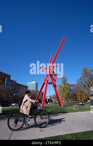 Orion Outdoor-Skulptur von Mark di Severo auf dem Campus der University of Michigan, Ann Arbor Michigan USA Stockfoto