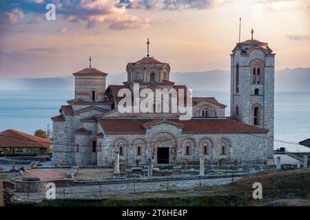 Mazedonische orthodoxe Kirche. Saint Kliment und Panteleimon. Früher byzantinischer Stil. Tradition. Verlauf. Ohrid See, im Hintergrund. In Plaosnik. Stockfoto