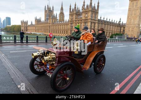 1902 Panhard et Levassor Car Teilnahme am Rennrennen London-Brighton, Oldtimer-Rennen durch Westminster, London, Großbritannien Stockfoto