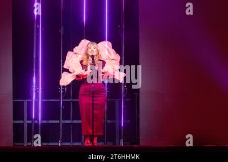 Köln Schlagersängerin Maite Kelly am 09.11.2023 in Köln beim Auftaktkonzert Ihrer Tournee die Happy Show - Live 2023 am 09.11.2023 in Köln *** Kölner Popsängerin Maite Kelly am 09 11 2023 in Köln beim Eröffnungskonzert ihrer Tour die Happy Show Live 2023 am 09 11 2023 in Köln Copyright: xGerhardxWingenderx/xEibner-Pressx EP GWR Stockfoto