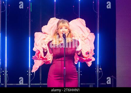 Köln Schlagersängerin Maite Kelly am 09.11.2023 in Köln beim Auftaktkonzert Ihrer Tournee die Happy Show - Live 2023 am 09.11.2023 in Köln *** Kölner Popsängerin Maite Kelly am 09 11 2023 in Köln beim Eröffnungskonzert ihrer Tour die Happy Show Live 2023 am 09 11 2023 in Köln Copyright: xGerhardxWingenderx/xEibner-Pressx EP GWR Stockfoto