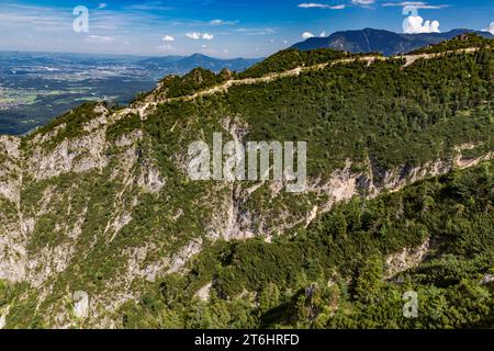 Blick von der Gondelbahn der Predigstuhlbahn auf die Berglandschaft und das Massiv Untersberg, Berchtesgadener Alpen, Bayern, Deutschland, Europa Stockfoto