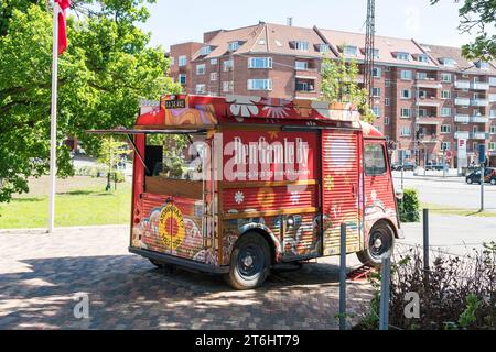 Dänemark, Jütland, Aarhus, Freilichtmuseum, "den Gamle by", Food Truck vor dem Eingang, Oltimer, HY-Citroen Stockfoto