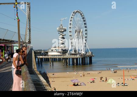 Blick vom Pier zum Riesenrad SkyView de Pier in Scheveningen, Bezirk der Haag, Nordsee, Südholland, Zuid-Holland, Benelux, Benelux-Länder, Niederlande, Nederland Stockfoto