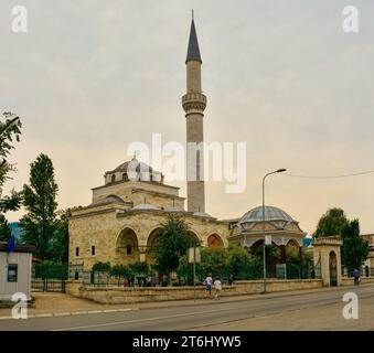 Banja Luka, Bosnien - 3. September 2023. Das Wahrzeichen der Ferhat Pascha Moschee in Banja Luka, Republika Srpska, Bosnien und Herzegowina. Stockfoto