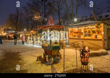 Deutschland, Baden-Württemberg, Durlach, Weihnachtsmarkt. Stockfoto