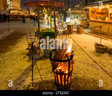 Deutschland, Baden-Württemberg, Durlach, Weihnachtsmarkt. Stockfoto