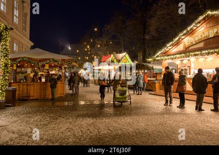 Deutschland, Baden-Württemberg, Durlach, Weihnachtsmarkt. Stockfoto