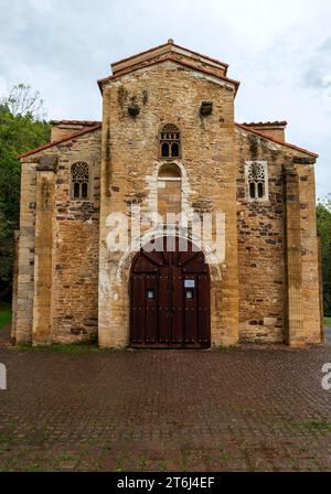 Vorromanische Kirche San Miguel de Lillo, Blick von Westen, Monte Naranco, Oviedo, Asturias, Principado de Asturias, Spanien Stockfoto