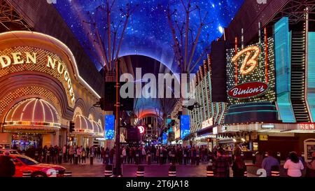 Las Vegas, USA; 18. Oktober 2023: Fotografie der berühmten Fremont Street, die der älteste Teil von Sin City mit Binion und Golden Casino ist Stockfoto