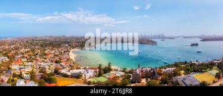 Rose Bay östliche Vororte auf dem Südkopf des Hafens von Sydney - Luftpanorama zur Skyline der Stadt CBD. Stockfoto