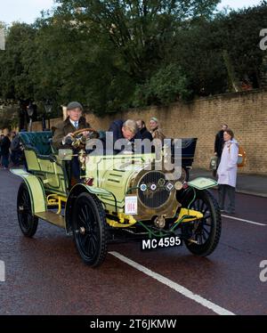 Eintritt in London zum Brighton Veteran Car Run Concours Marlborough Road St James's London Stockfoto