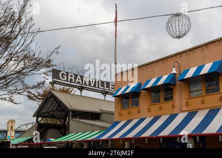 Vancouver, BC, Kanada - 23. OCT 2022: Granville Public Market unter bewölktem Himmel Stockfoto