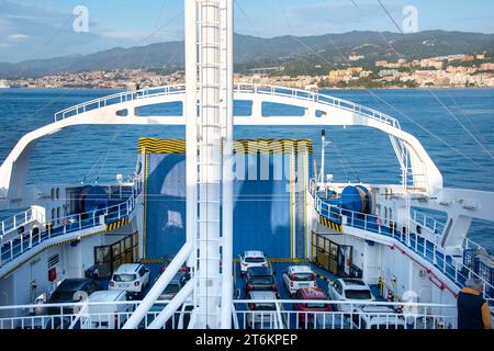 Fährtransport nach Sizilien - Italien Stockfoto