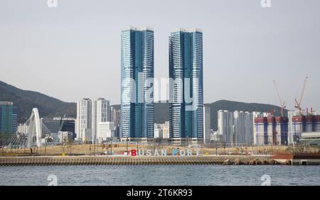 (231111) -- BUSAN, 11. November 2023 (Xinhua) -- dieses Foto vom 9. November 2023 zeigt die Küstenlandschaft in Busan, Südkorea. (Xinhua/Yao Qilin) Stockfoto