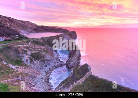 Treppenloch auf den Jurassic-Kosten von Dorset bei Sonnenaufgang Stockfoto