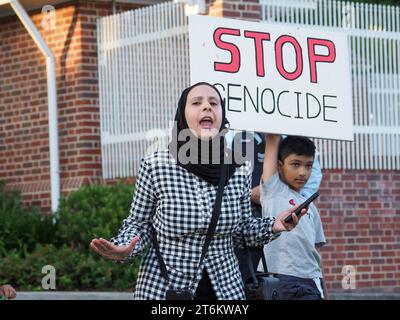 Canberra, Australien, 10. November 2023. Rund 200 Demonstranten versammeln sich vor der israelischen Botschaft und marschieren zur US-Botschaft, um einen sofortigen Waffenstillstand zu fordern und Israel die Belagerung von Gaza aufzuheben. Quelle: Leo Bild/Alamy Live News Stockfoto