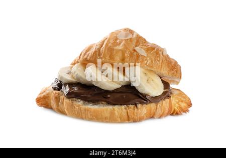 Köstliches Croissant mit Banane und Schokolade isoliert auf weiß Stockfoto