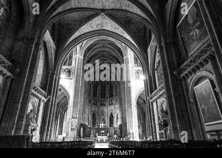 Innenraum der Kathedrale Saint Andrew in Bordeaux, New Aquitaine, Frankreich Stockfoto