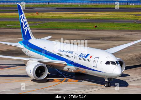 Tokio, Japan - 6. Oktober 2023: ANA All Nippon Airways Boeing 787-8 Dreamliner Flugzeug am Flughafen Tokio Haneda (HND) in Japan. Stockfoto