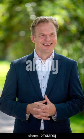 ENSCHEDE, NIEDERLANDE - 21. August 2023: Der niederländische Politiker Pieter Omtzigt ist der beliebteste Politiker im Repräsentantenhaus. Stockfoto