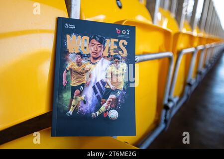 Wolverhampton, Großbritannien. November 2023. 11. November 2023; Molineux Stadium, Wolverhampton, West Midlands, England; Premier League Football, Wolverhampton Wanderers gegen Tottenham Hotspur; heutiges Spielprogramm auf dem Stand Sitzplätze Credit: Action Plus Sports Images/Alamy Live News Stockfoto