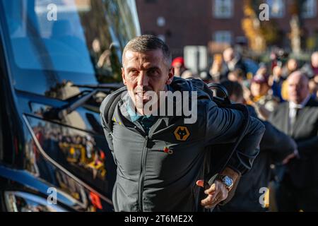 Wolverhampton, Großbritannien. November 2023. 11. November 2023; Molineux Stadium, Wolverhampton, West Midlands, England; Premier League Football, Wolverhampton Wanderers gegen Tottenham Hotspur; Wolves Head Coach Gary O'Neil Credit: Action Plus Sports Images/Alamy Live News Stockfoto