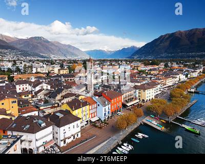 Ascona, Schweiz, Stadtansicht am Ufer des Lago Maggiore. Stockfoto