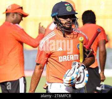 Bangalore, Indien. November 2023. ICC Men’s Cricket World Cup INDIEN 2023: Trainingssitzung von Neuseeland, Indien und Irland fand heute statt. Einige Bilder aus der gleichen Quelle: Seshadri SUKUMAR/Alamy Live News Stockfoto