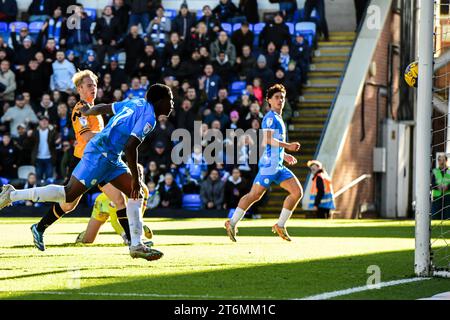 Peterborough, Großbritannien. November 2023. Während des Spiels der Sky Bet League 1 zwischen Peterborough und Cambridge United in der London Road, Peterborough am Samstag, den 11. November 2023. (Foto: Kevin Hodgson | MI News) Credit: MI News & Sport /Alamy Live News Stockfoto