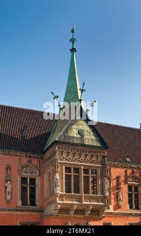 Bucht Fenster am Ratusz (Rathaus) am Rynek (Marktplatz) in Wrocław, Niederschlesien, Polen Stockfoto