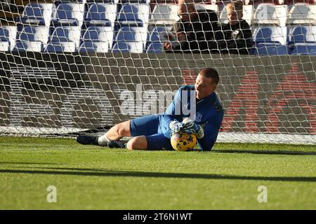 London, Großbritannien. November 2023. Everton Torhüter Jordan Pickford wärmt sich während des Premier League-Spiels zwischen Crystal Palace und Everton am 11. November 2023 im Selhurst Park in London auf. Foto von Ken Sparks. Nur redaktionelle Verwendung, Lizenz für kommerzielle Nutzung erforderlich. Keine Verwendung bei Wetten, Spielen oder Publikationen eines einzelnen Clubs/einer Liga/eines Spielers. Quelle: UK Sports Pics Ltd/Alamy Live News Stockfoto