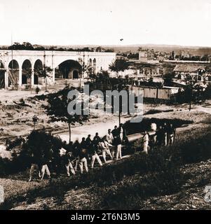 Kommune Paris. Das Point-du-Jour-Viadukt, die Abrüstung einer Bastion. la Commune de Paris (1870-1871) Stockfoto