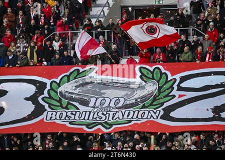 Die Fans Antwerpens wurden vor einem Fußballspiel zwischen Royal Antwerp FC und Standard de Lüttich am 14. Tag der Saison 2023-2024 der ersten Liga der „Jupiler Pro League“ der belgischen Meisterschaft am Samstag, den 11. November 2023 in Antwerpen vorgestellt. BELGA FOTO TOM GOYVAERTS Stockfoto