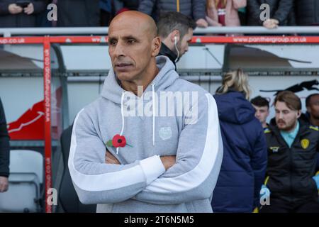 Burton Albions Trainer Dino Maamria vor dem Spiel der Sky Bet League 1 zwischen Northampton Town und Burton Albion im PTS Academy Stadium in Northampton am Samstag, den 11. November 2023. (Foto: John Cripps | MI News) Stockfoto